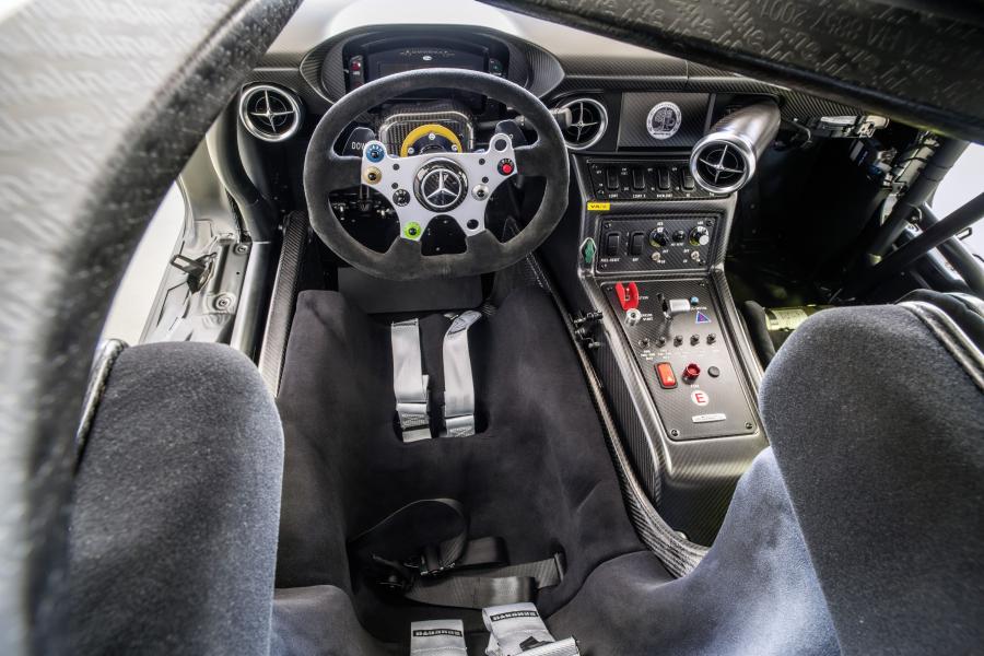  Mercedes-Benz SLS AMG GT3 45th Anniversary 2012 года  (фото 10 из 30)